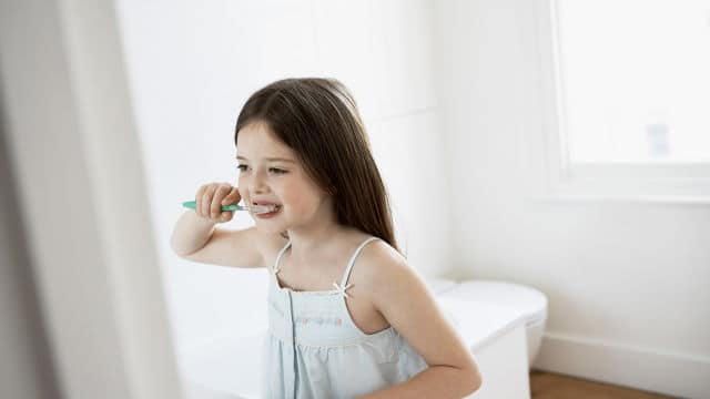 Фторид в зубной пасте и его влияние на здоровье зубов